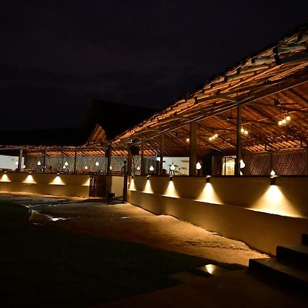 Отель The Hampi Cafe Экстерьер фото