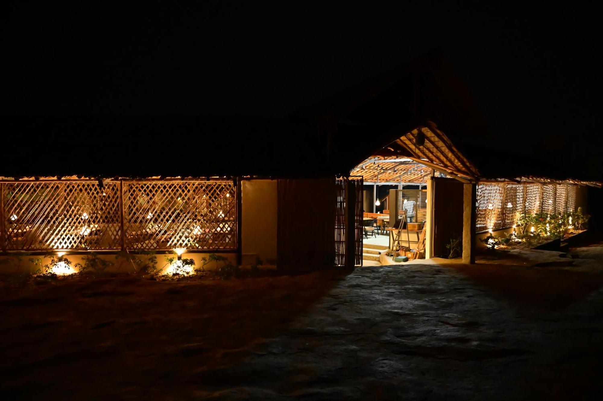 Отель The Hampi Cafe Экстерьер фото