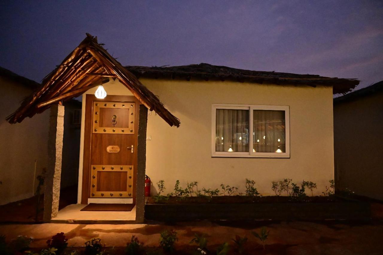 Отель The Hampi Cafe Экстерьер фото