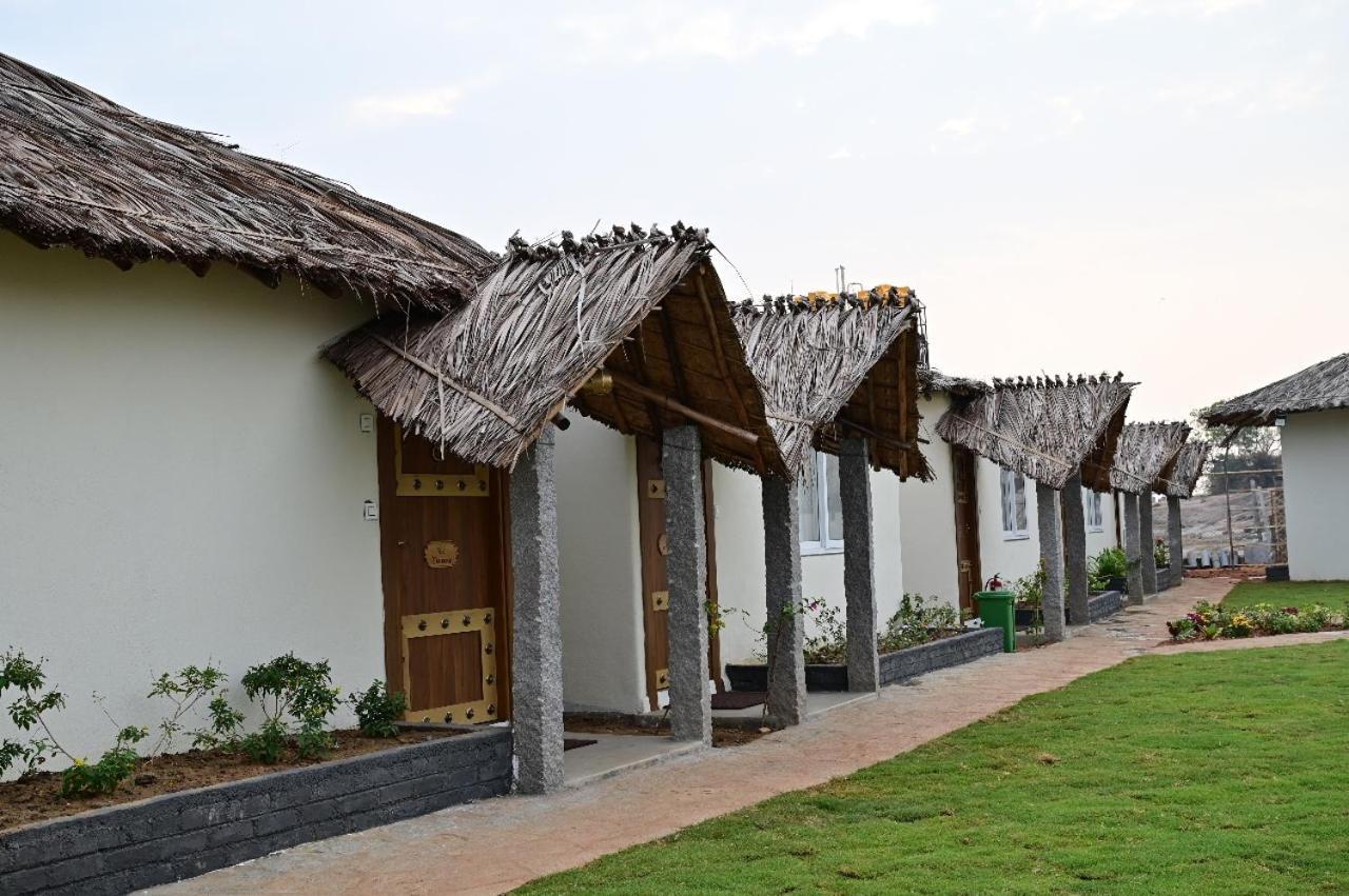 Отель The Hampi Cafe Экстерьер фото